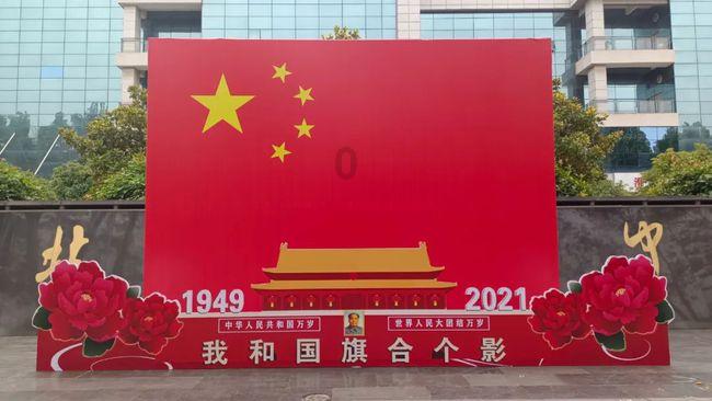 牛仔和T恤